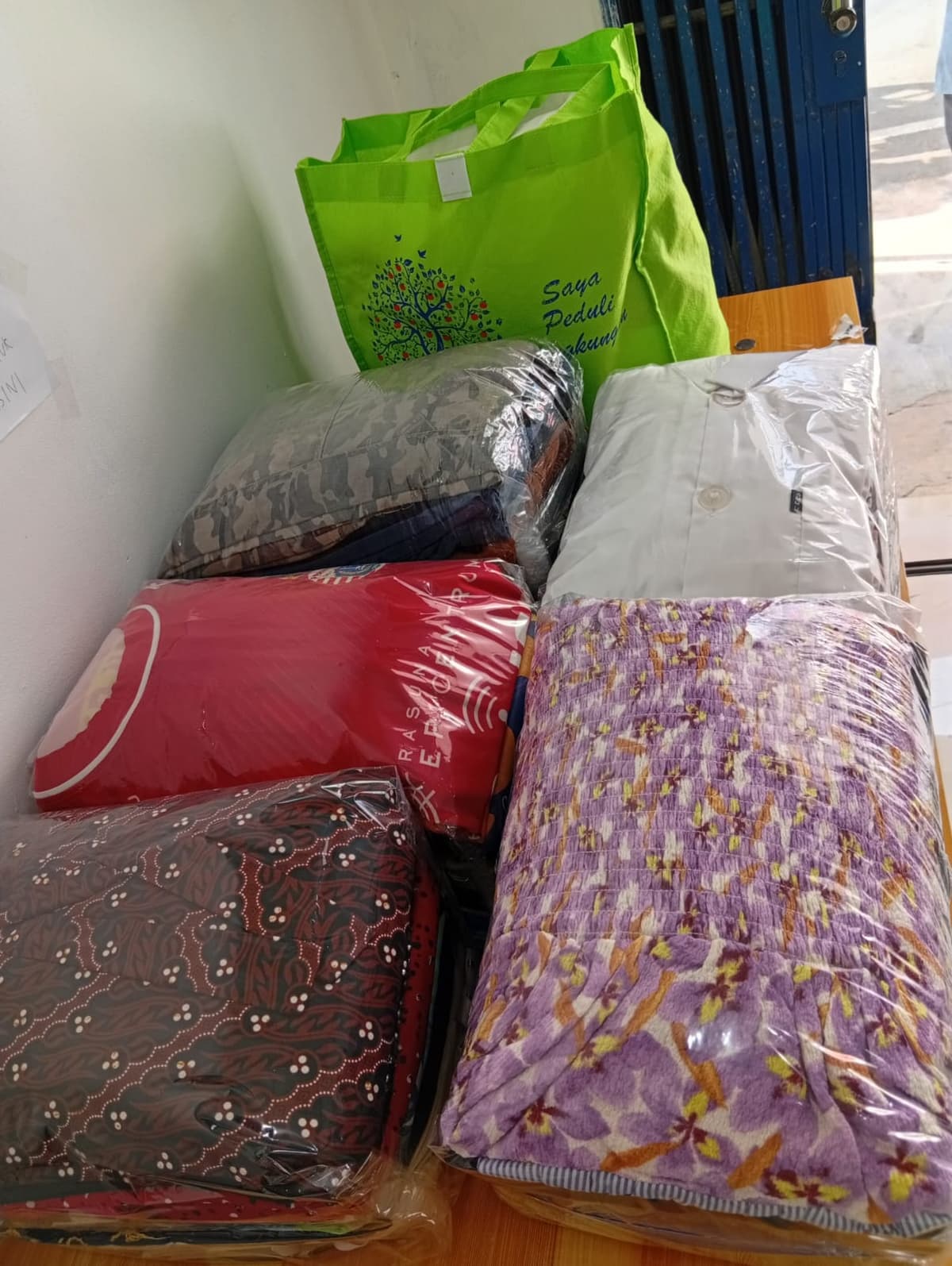 Nyeuci + Lipat